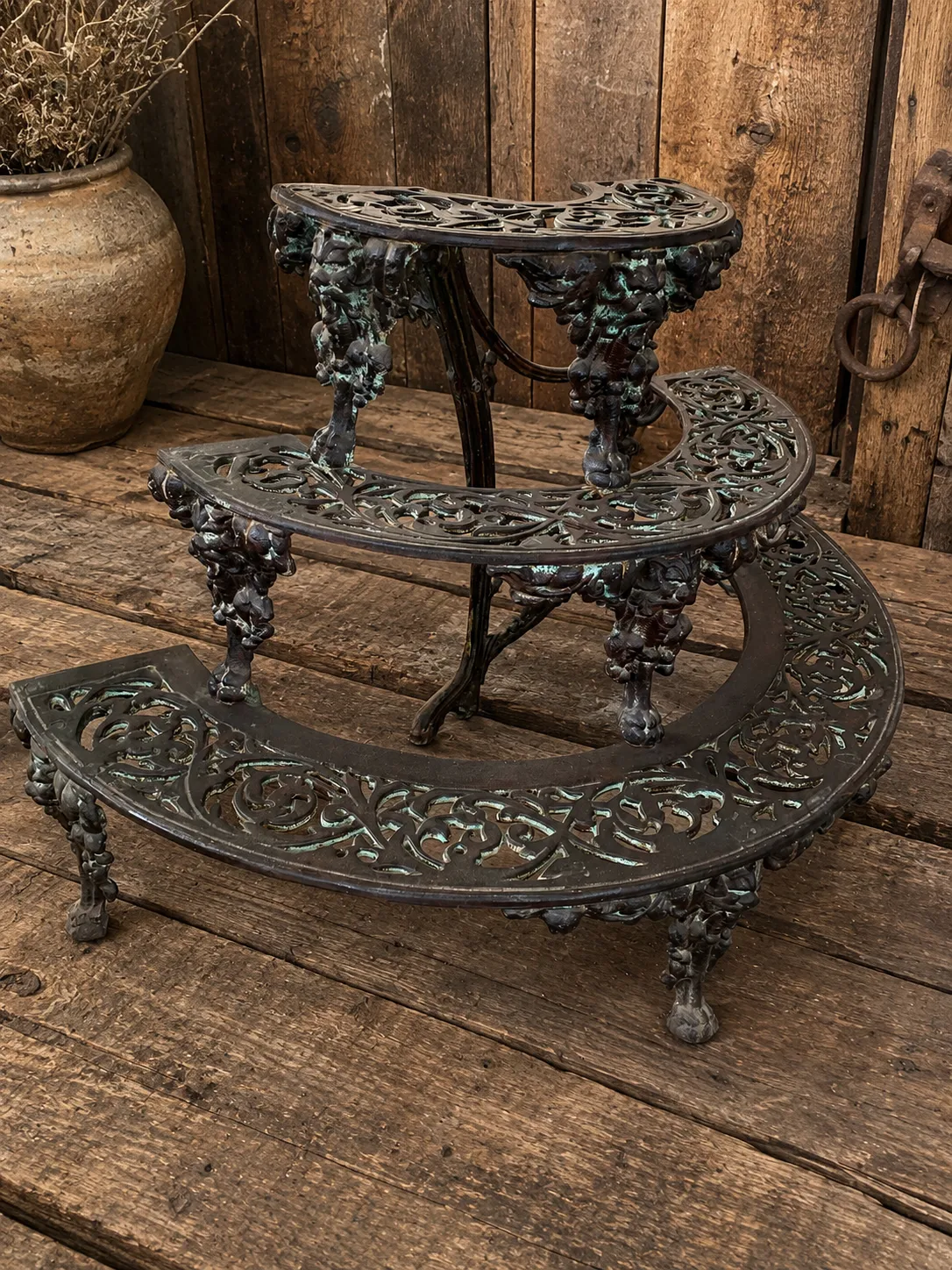 Rangarsons-Film-Production-Supplier-Cast-iron-Furniture