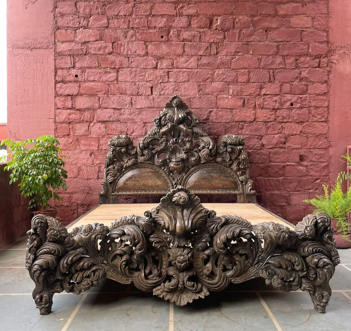 Rangarsons-Film-Production-Supplier-Hand-Carved-Furniture