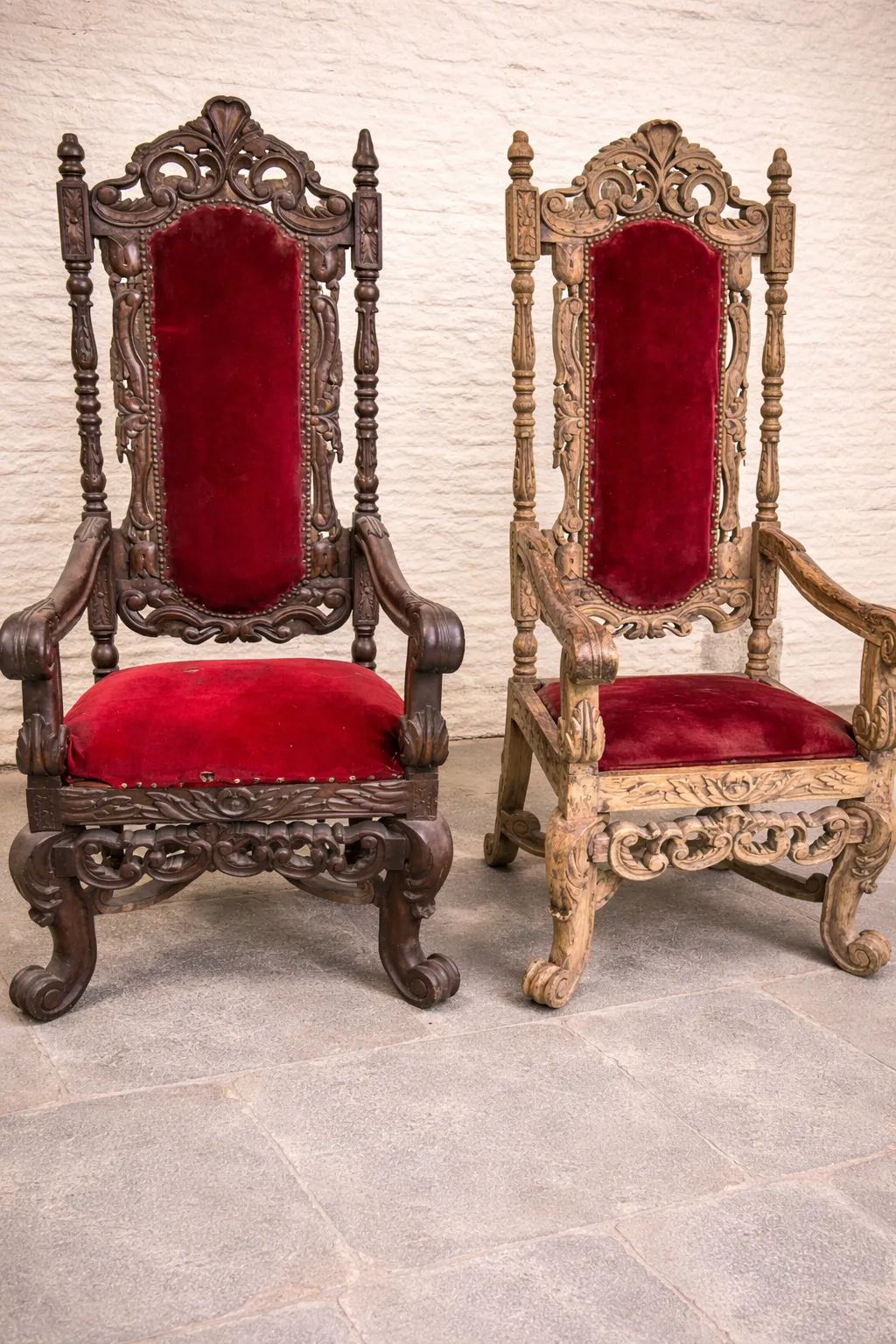 Rangarsons-Film-Production-Supplier-Hand-Carved-Furniture