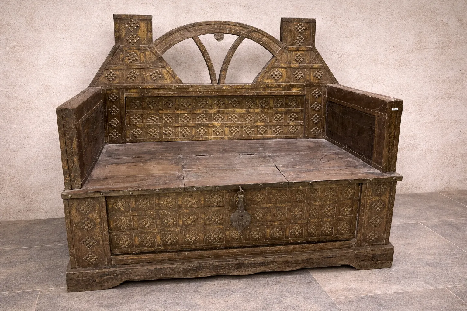 Rangarsons-Film-Production-Supplier-Hand-Carved-Furniture