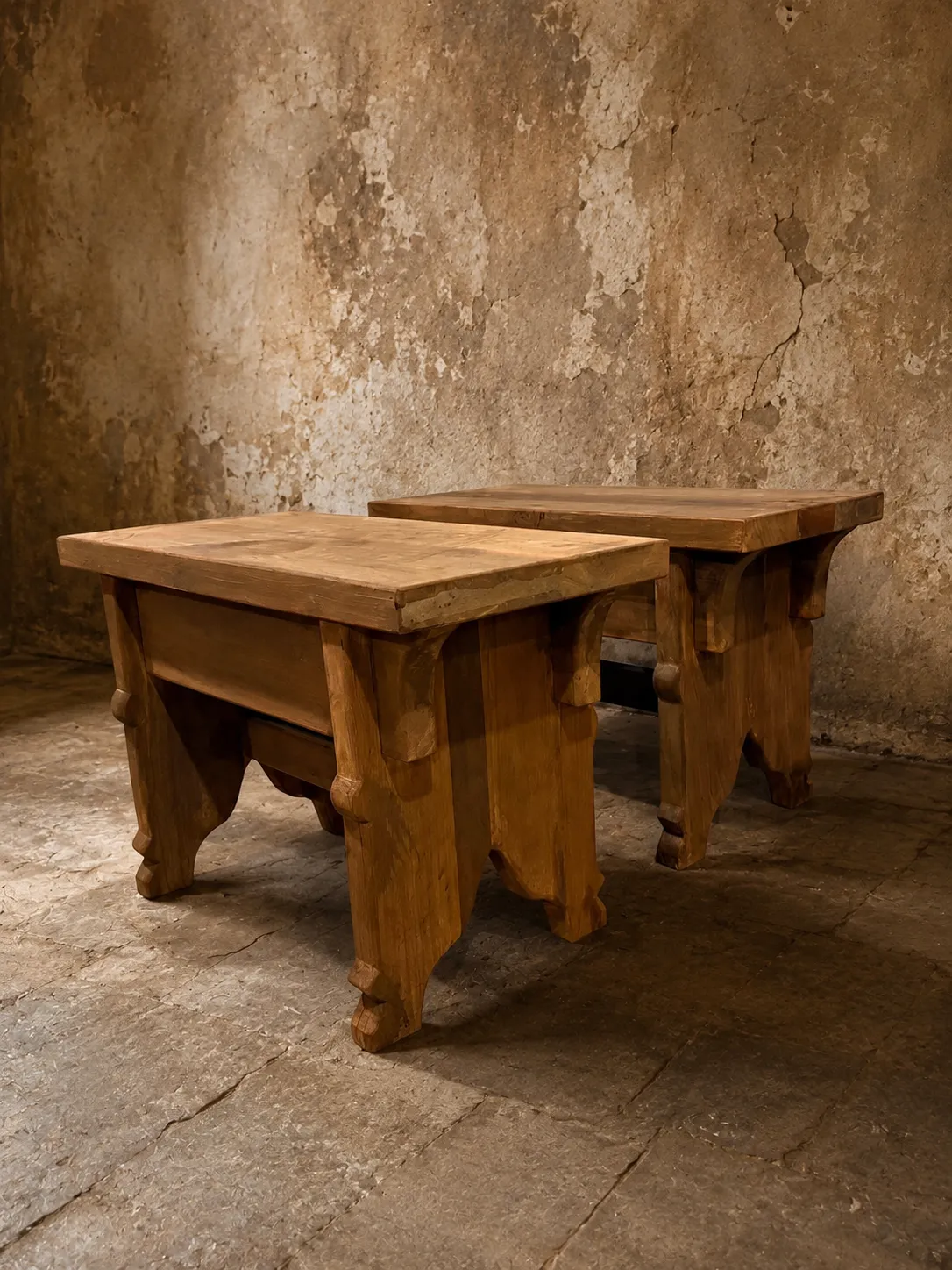 Rangarsons-Film-Production-Supplier-Rustic-Furniture