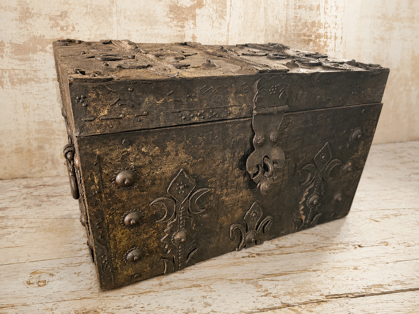 Rangarsons-Film-Production-Supplier-boxes