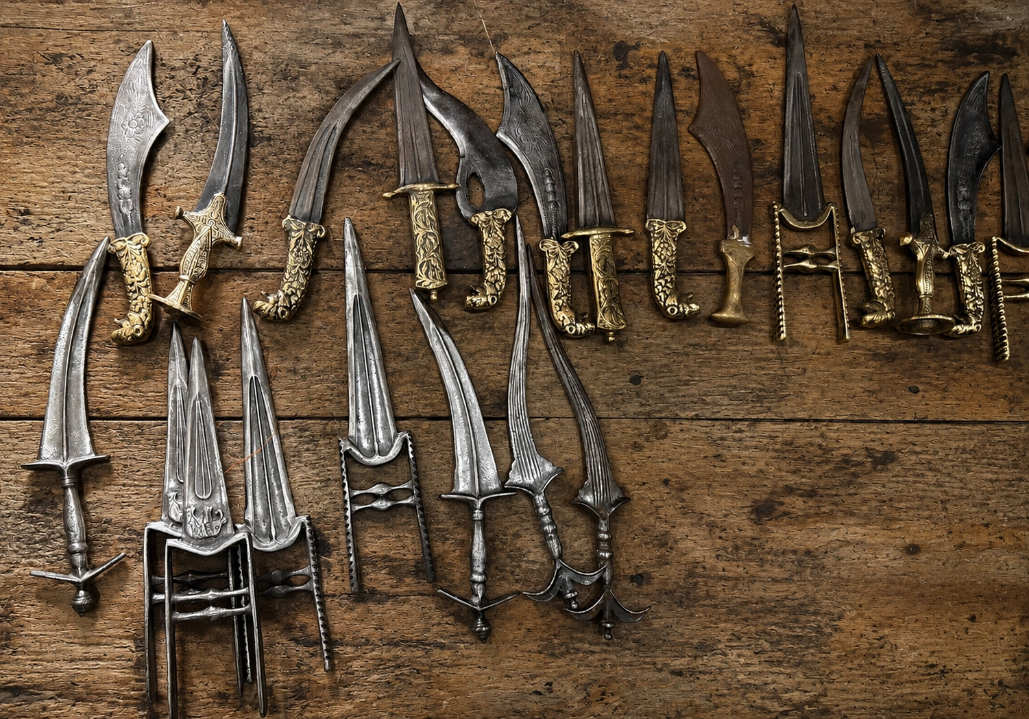 Rangarsons-Film-Production-Supplier-chainmail-sword-armour-shield-weapons-tools-weapon-rack