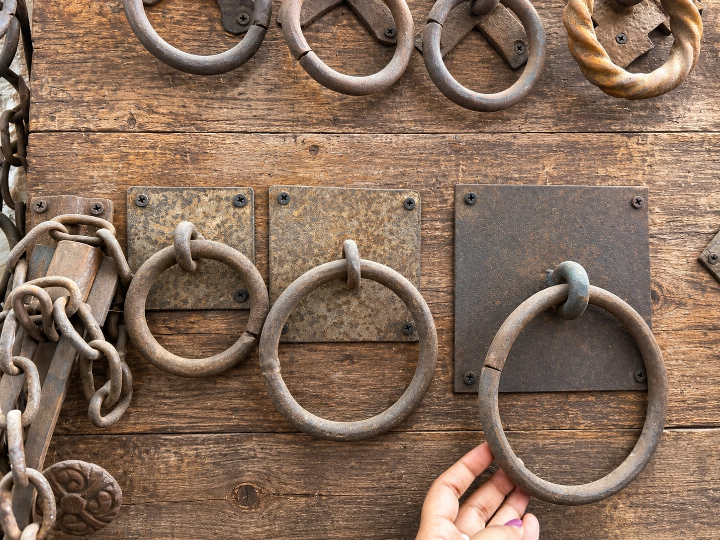 Rangarsons-Film-Production-Supplier-hardware-door-furniture-chains
