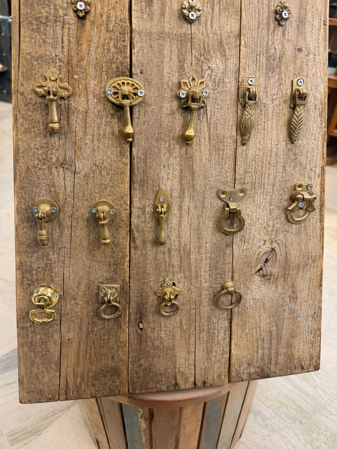 Rangarsons-Film-Production-Supplier-hardware-door-furniture-chains