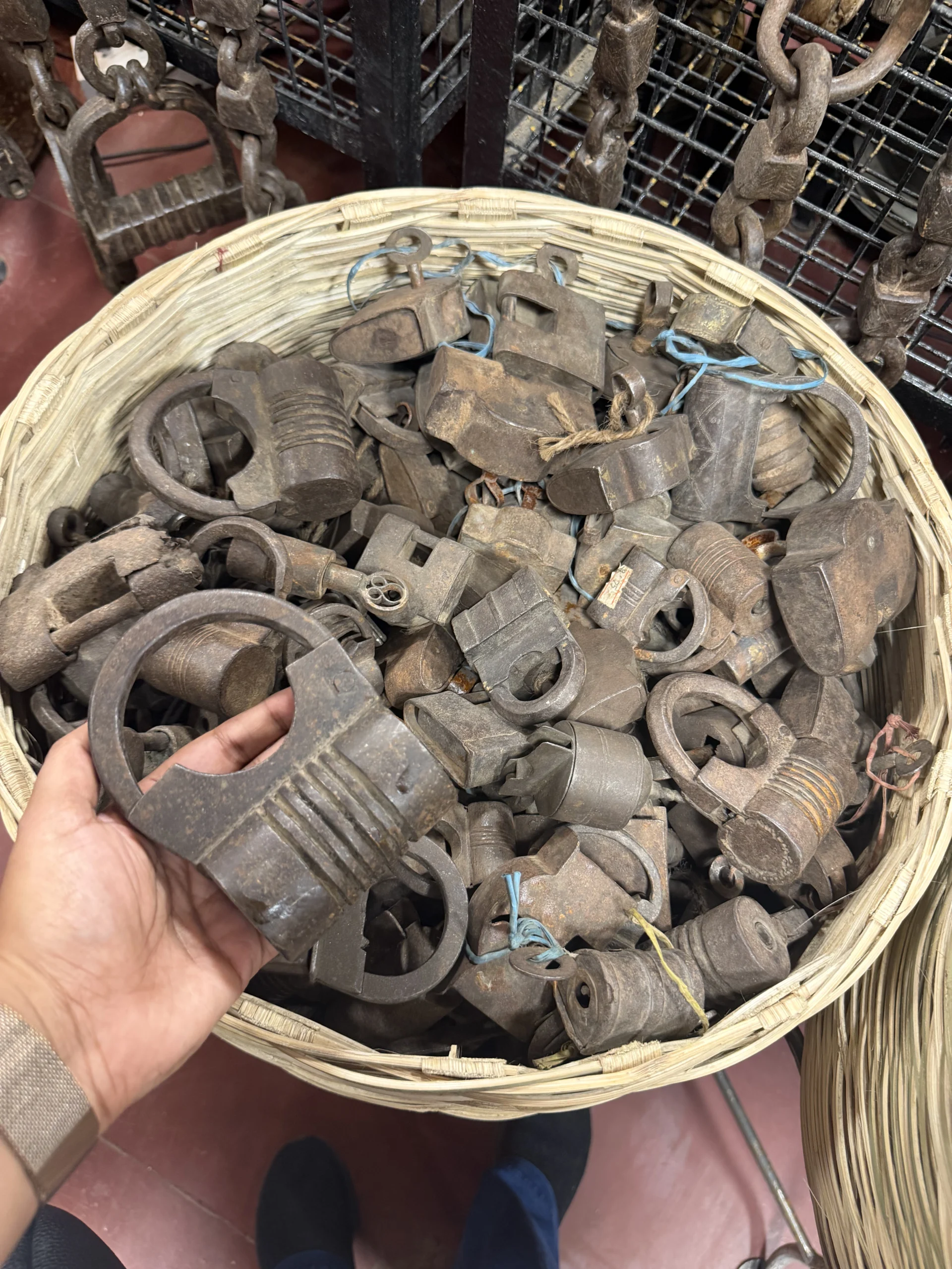 Rangarsons-Film-Production-Supplier-hardware-door-furniture-chains