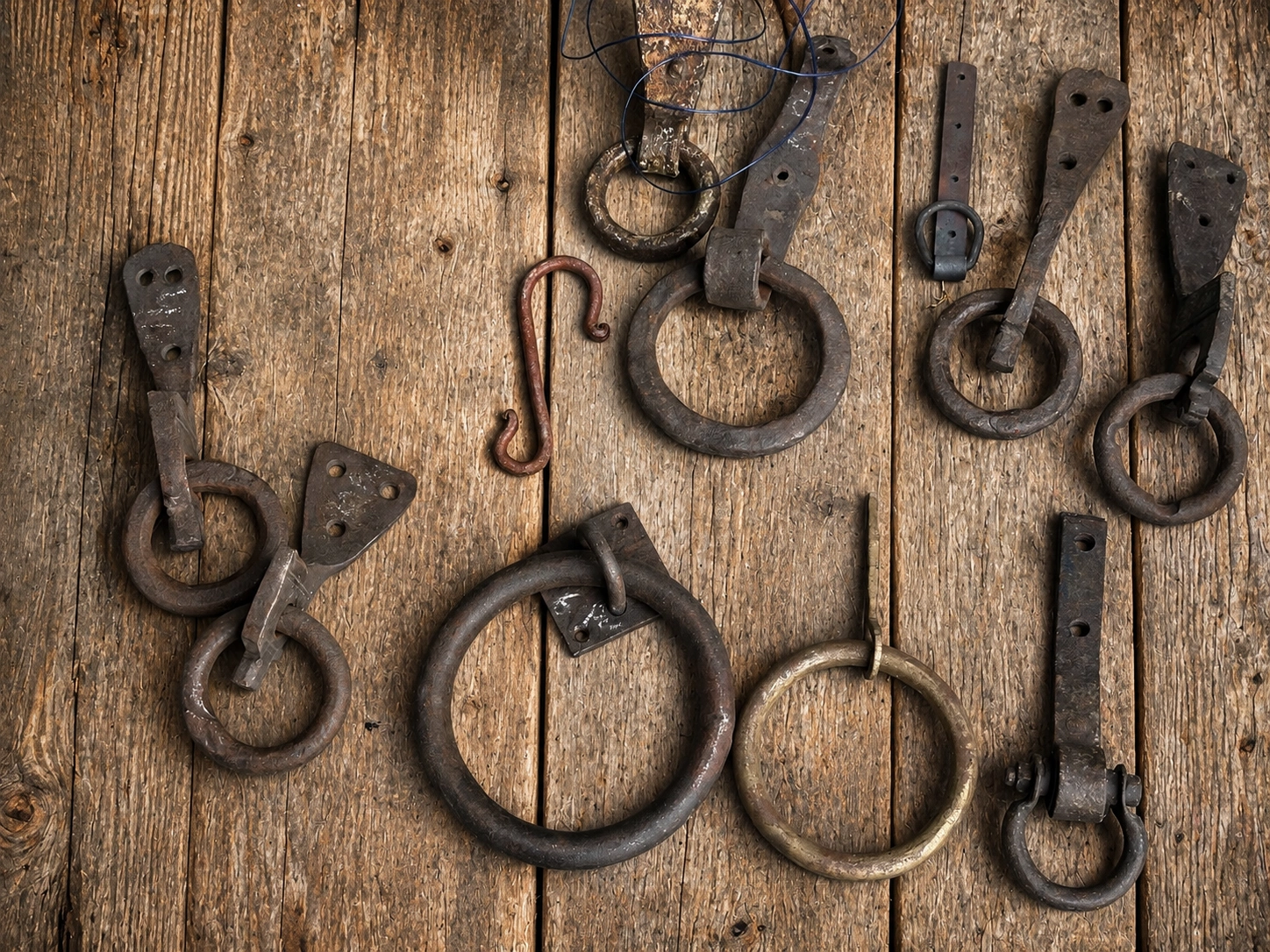 Rangarsons-Film-Production-Supplier-hardware-door-furniture-chains
