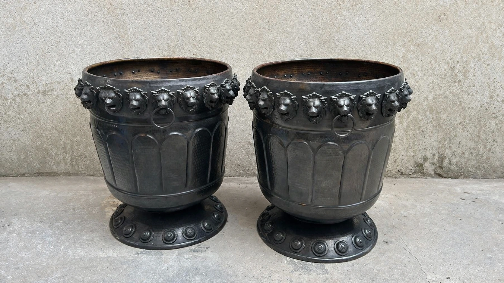Rangarsons-Film-Production-Supplier-pots-urns-barrels