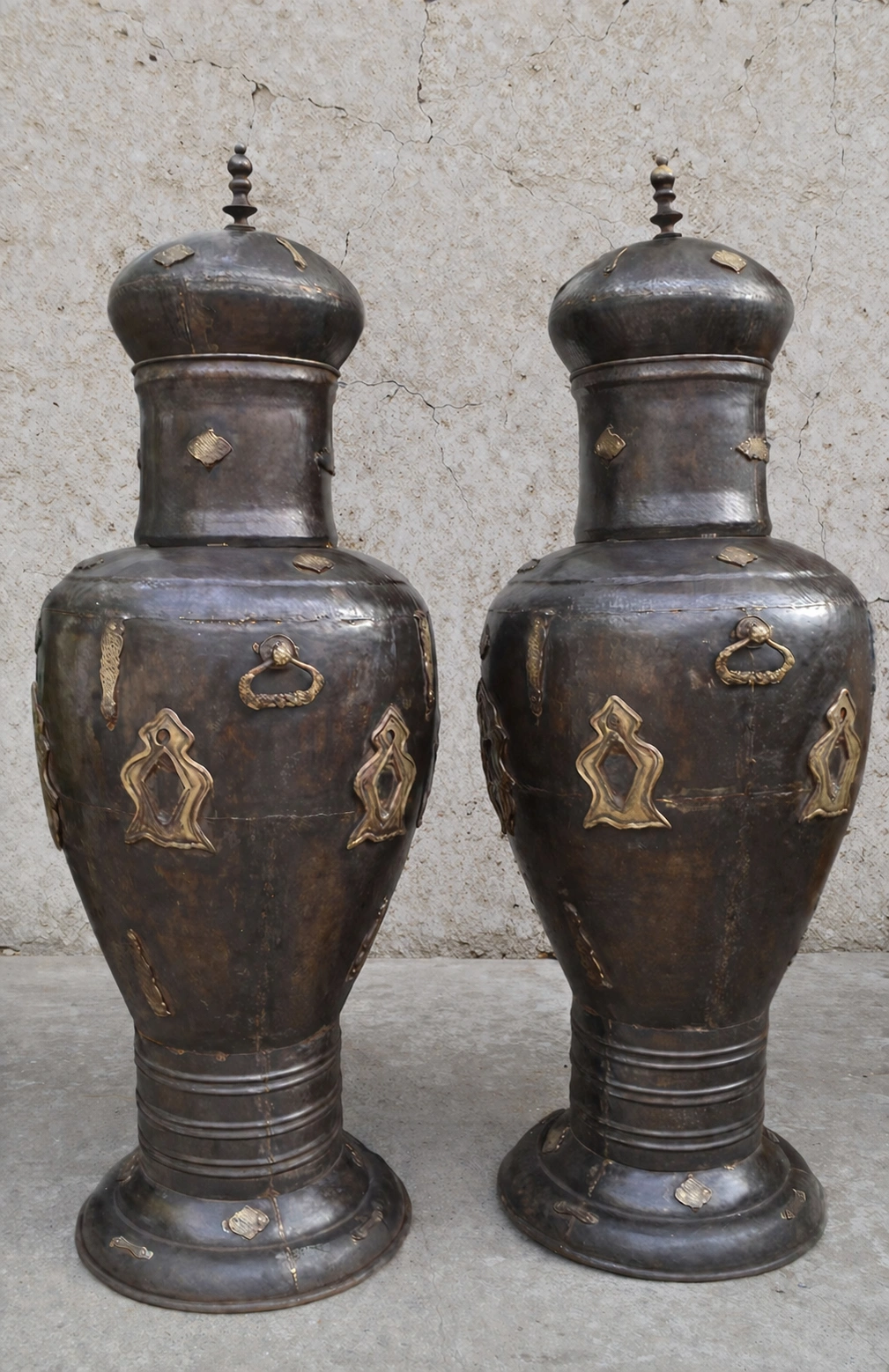 Rangarsons-Film-Production-Supplier-pots-urns-barrels