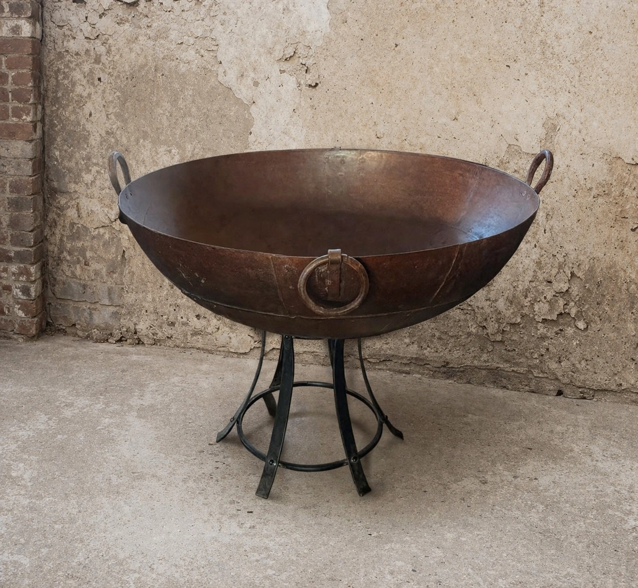Rangarsons-Film-Production-Supplier-pots-urns-barrels